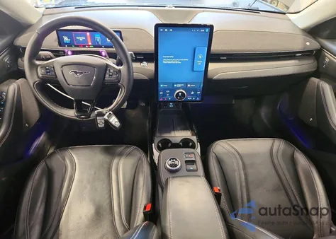 2021 Ford Mustang Mach-E Premium z USA, uszkodzony, nr VIN 3FMTK3SU2MMA10293